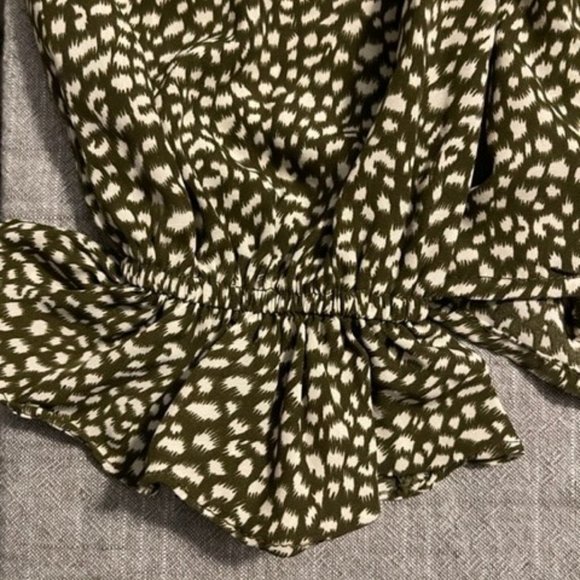 NWT - Olive Green Cheetah Print Long Sleeve Blouse, Sz. M - Picture 4 of 4